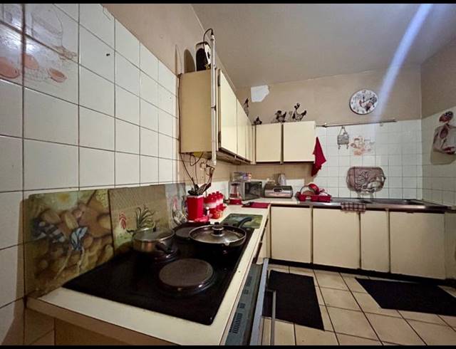 2 BEDROOM TOWNHOUSE FOR SALE IN VANDERBIJLPARK CE 2